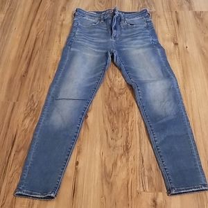 Like new American Eagle Skinny Jeans size 6 short